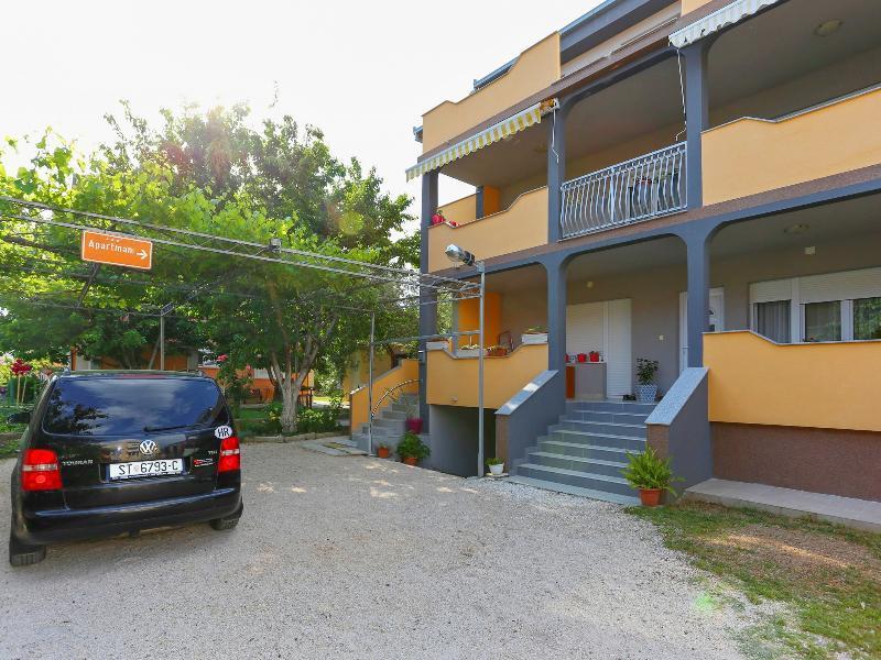 Apartments Damir Kaštel Štafilić Extérieur photo
